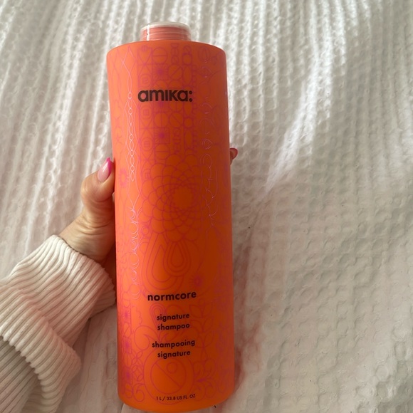 New Amika shampoo 33.8 oz - Picture 1 of 3